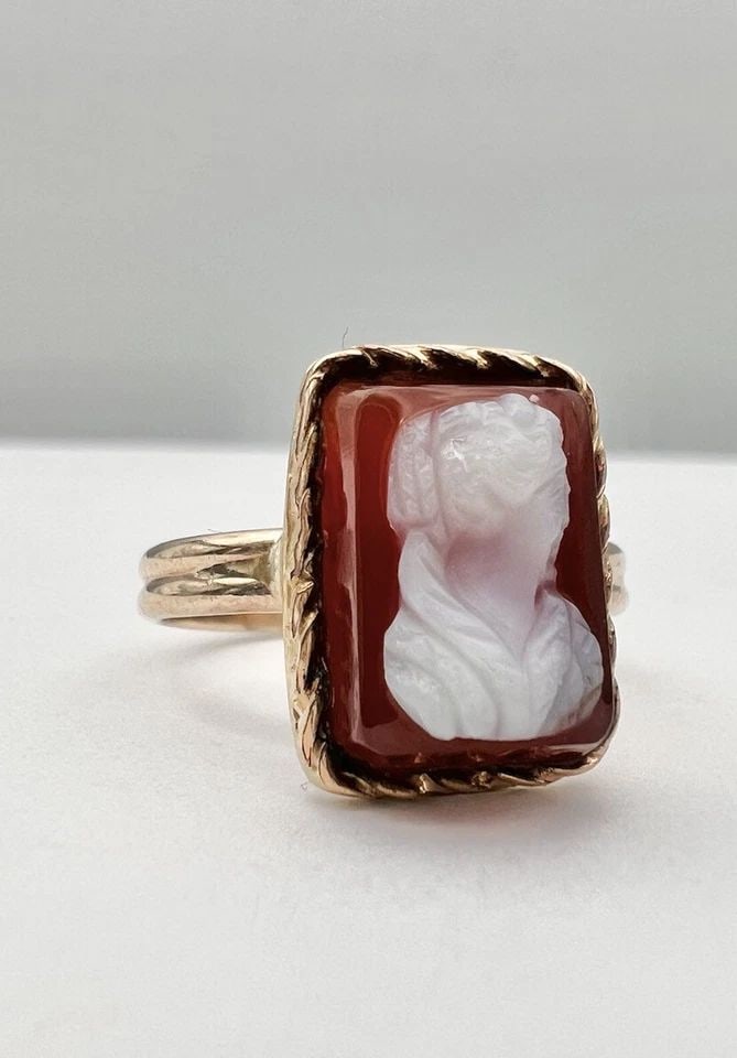 ANTIQUE VICTORIAN ETRUSCAN 14K YELLOW GOLD CARVED HARDSTONE CAMEO RING: ANTIQUE VICTORIAN ETRUSCAN 14K YELLOW GOLD CARVED HARDSTONE CAMEO RING Antique Victorian Etruscan 14k Yellow Gold Carved Hardstone Cameo Ring Ring Size: 7.25 - Can Be Resized Metal: 14k Yellow Gold - 