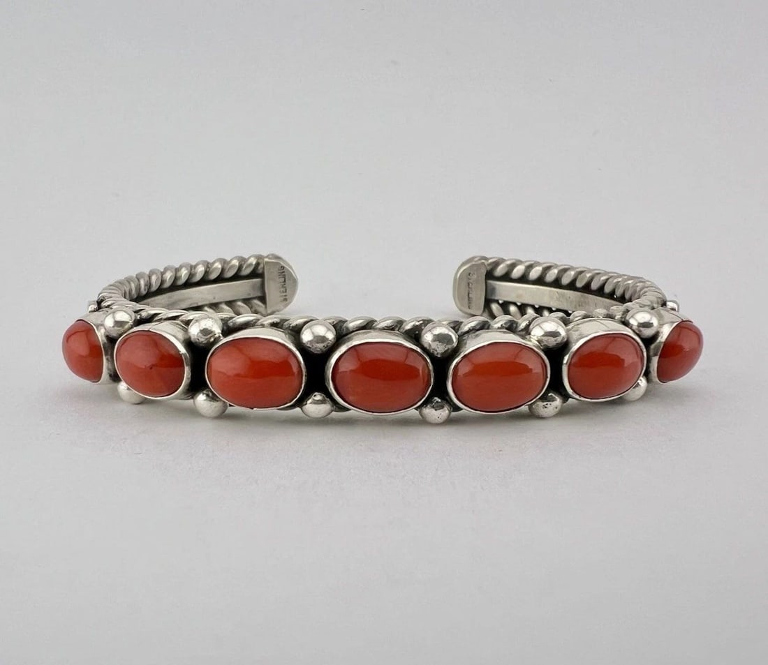 VTG NAVAJO STERLING SILVER MEDITERRANEAN RED CORAL TWIST ROW CUFF BRACELET 32.5G: Vtg Navajo Sterling Silver Mediterranean RED Coral Twist Row Cuff Bracelet 32.5g Cuff is 5 1/8" tip to Tip and has an 7/8" Wide Adjustable Gap Cuff Is 3/8" (9mm) Wide In the Center Weight is 32.5 Gram