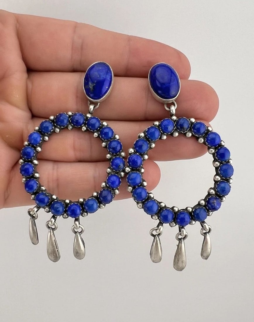 ELOUISE RICHARDS NAVAJO STERLING SILVER LAPIS LAZULI CLUSTER POST EARRINGS 3.25": ELOUISE RICHARDS Navajo Sterling Silver Lapis Lazuli Cluster Post Dangle Earrings 3.25" Size: 3 1/4" Tall With Dangle & 1 5/8" Wide In the Center Total Weight is 28.0 Grams on my scale Metal: Sterling