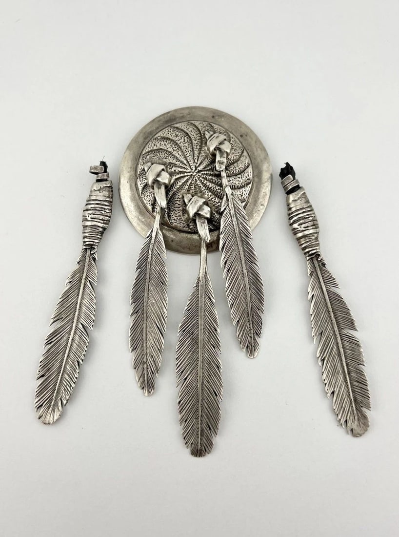 STAN BENTALL 1987 NAVAJO STERLING SILVER DREAM CATCHER & FEATHER BOLO TIE 119.3G: Stan Bentall 1987 Navajo Sterling Silver Dream Catcher & Feather Bolo Tie 119.3g Bolo Size: 5 1/2" Tall With Dangle by 2 1/2" Wide Sterling Feather Bolo Tips Are About 4" Tall By 3/4" Wide Total Weigh