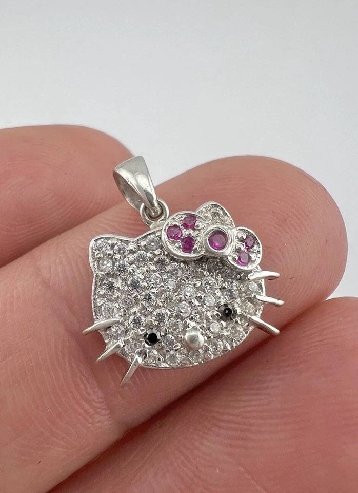 KIMORA LEE SIMMONS HELLO KITTY 18K WHITE GOLD CUBIC-ZIRCONIA PENDANT (1 of 2)