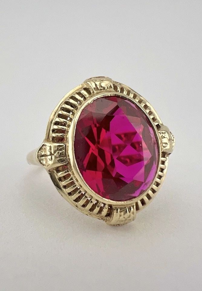 ANTIQUE ART DECO 10K YELLOW GOLD OLD OVAL CUT SYNTHETIC LAB RUBY SIGNET RING (1 of 2)
