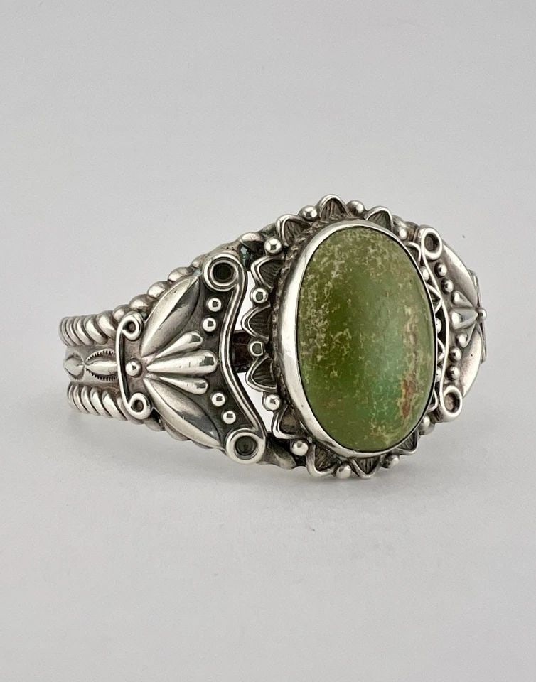 OLD FRED HARVEY ERA NAVAJO STERLING SILVER CERRILLOS TURQUOISE CUFF BRACELET 55G: OLD FRED HARVEY ERA NAVAJO STERLING SILVER CERRILLOS TURQUOISE CUFF BRACELET 55G OLD Fred Harvey Era Navajo Sterling Silver Cerrillos Turquoise Cuff Bracelet 55g Cuff is Just Over 5 1/2" tip to Tip an