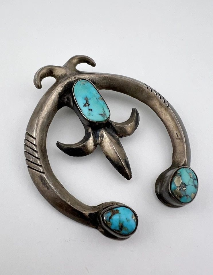 HUGE 3" OLD NAVAJO SANDCAST STERLING SILVER MORENCI TURQUOISE NAJA PENDANT 54.6G: HUGE 3" Old Navajo Sandcast Sterling Silver Morenci Turquoise NAJA Pendant 54.6g Size: 3" Tall By Just Under 2 1/2" Wide Metal: Sterling Silver Weight is 54.6 Grams on my scale Amazing Natural High Gr