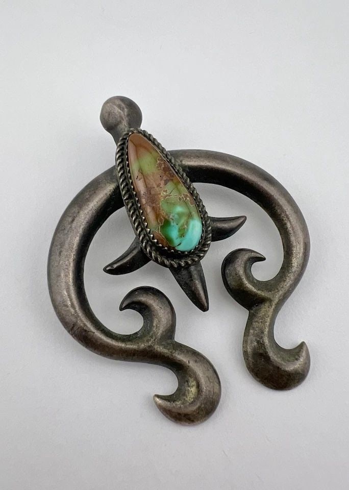 VTG FL BEGAY NAVAJO SANDCAST STERLING SILVER ROYSTON TURQUOISE NAJA PENDANT: Vtg FL Begay Navajo Sandcast Sterling Silver Royston Turquoise NAJA Pendant Size: 2 5/8" Tall (Without Bail) By 2 1/8" Wide Metal: Sterling Silver Total Weight is 41.9 Grams on my scale Amazing Natura