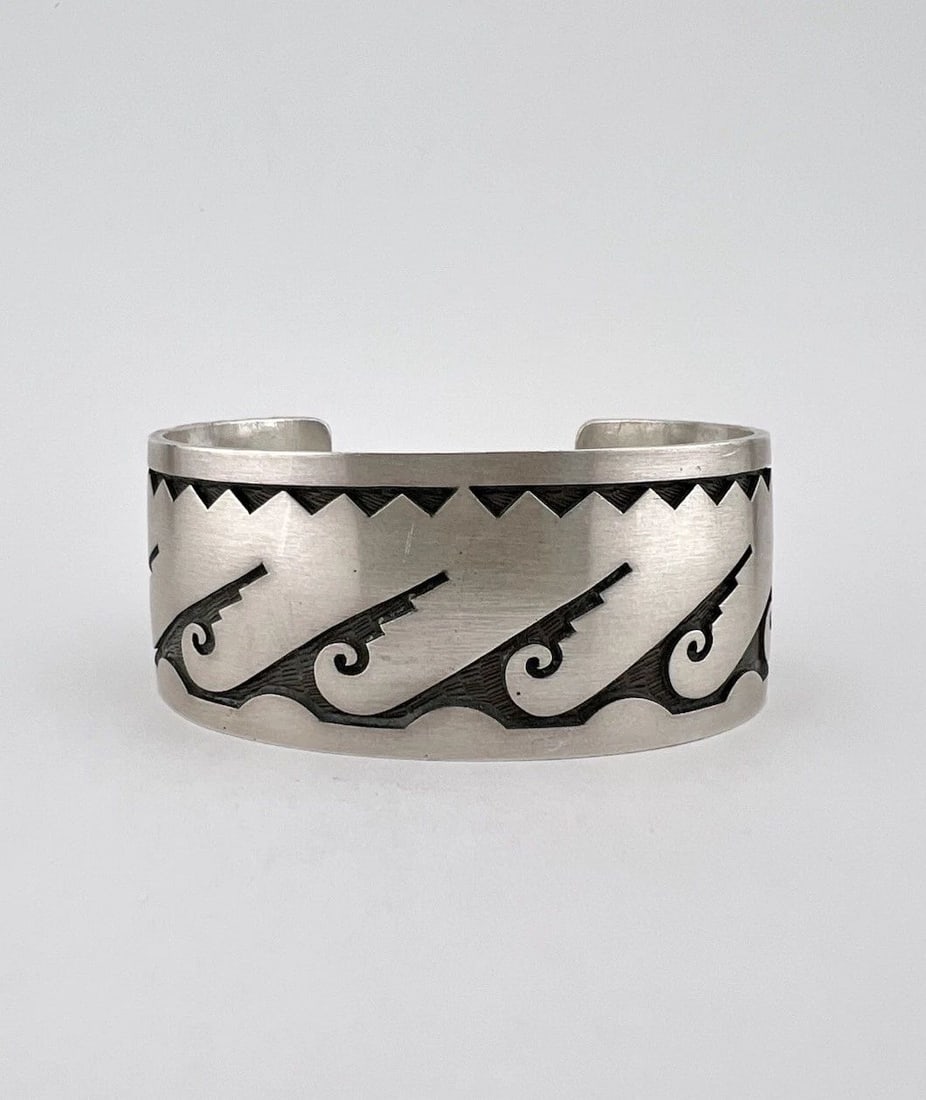VINTAGE HUBERT YOWYTEWA HOPI STERLING SILVER WAVE OVERLAY WIDE CUFF BRACELET 53G: Vintage Hubert Yowytewa Hopi Sterling Silver Wave Overlay Wide Cuff Bracelet 53g Cuff is 5 3/8" tip to Tip and has a 1 1/8" Wide Adjustable Gap Cuff Is Over 1" Wide In the Center Weight is Around 53.0