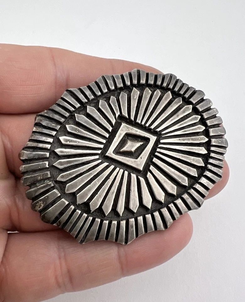 VINTAGE NAVAJO STERLING SILVER DEEP STAMPED HEAVY BELT BUCKLE 2.5" - 72G (1 of 2)