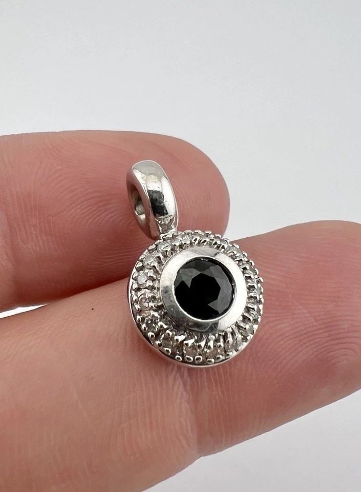 EFFY (BITA) 14K WHITE GOLD NATURAL BLUE SAPPHIRE & DIAMOND HALO PENDANT: EFFY (BITA) 14K WHITE GOLD NATURAL BLUE SAPPHIRE & DIAMOND HALO PENDANT Effy (Bita) 14K White Gold Natural Blue Sapphire & Diamond Halo Pendant Size: 3/4" Tall With Bail & Just Under 1/2" Wide Weight 