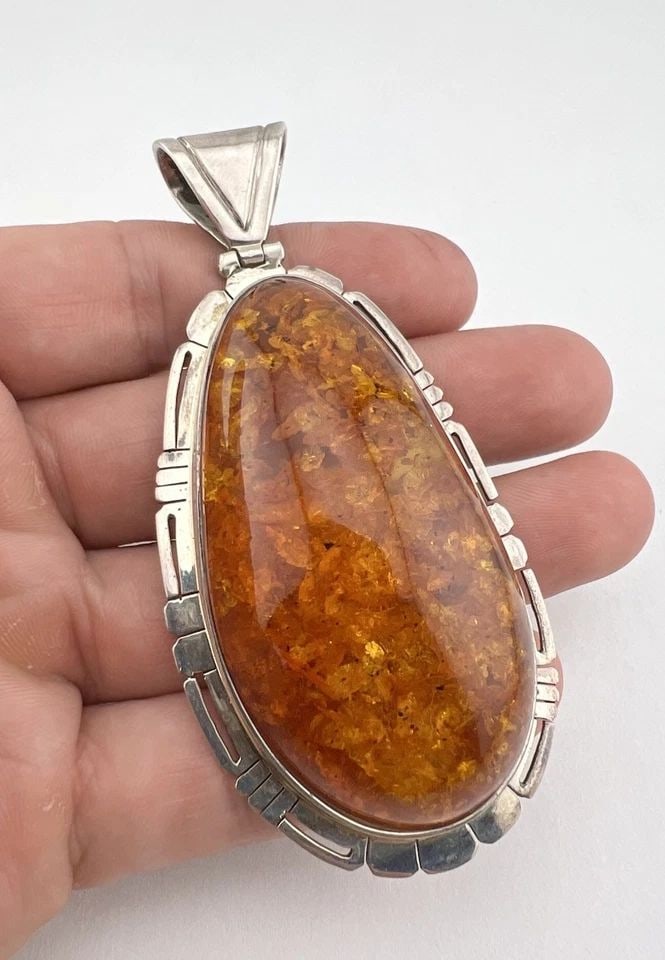 HUGE VINATGE NAVAJO STERLING SILVER NATURAL BALTIC AMBER PENDANT 3.75"-49.3G (1 of 2)