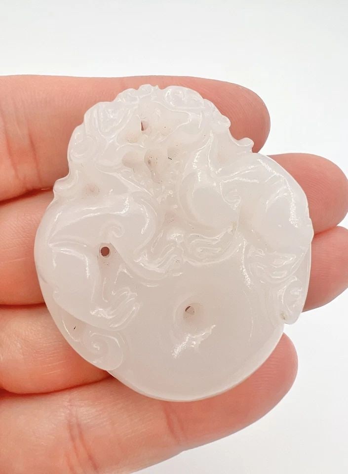 ANTIQUE CHINESE CARVED FOO DOG DISK MUTTON FAT WHITE CELADON HETIAN JADE PENDANT (1 of 2)