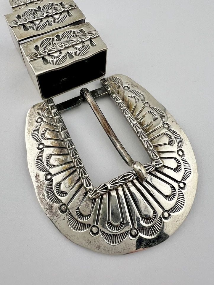 HUGE VTG NAVAJO STERLING SILVER DEEP STAMPED 4 PIECE RANGER BELT BUCKLE 54.3G: HUGE VTG NAVAJO STERLING SILVER DEEP STAMPED 4 PIECE RANGER BELT BUCKLE 54.3G Huge Vtg Navajo Sterling Silver Deep Stamped 4 Piece Ranger Belt Buckle 54.3g Buckle Size: Tall 2 1/8" Tall By 2 1/4" Wide