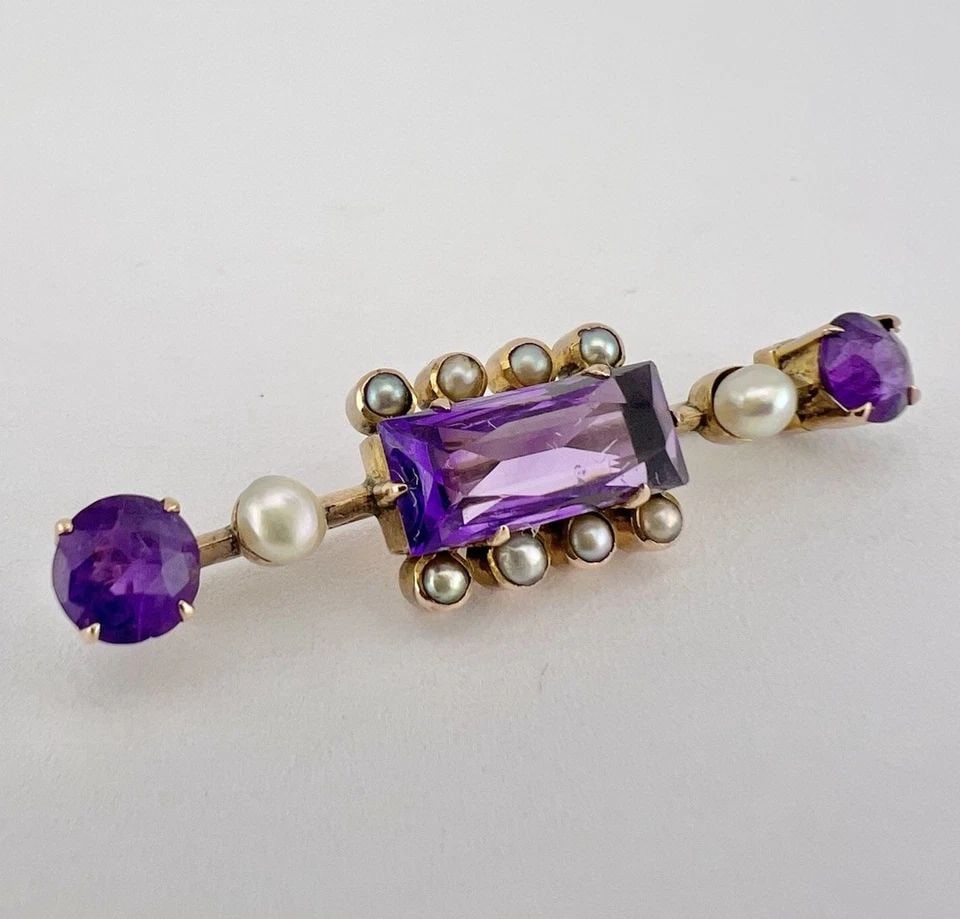 ANTIQUE GEORGIAN VICTORIAN 9K 9CT GOLD OLD CUT AMETHYST & PEARL BAR PIN BROOCH: ANTIQUE GEORGIAN VICTORIAN 9K 9CT GOLD OLD CUT AMETHYST & PEARL BAR PIN BROOCH Antique Georgian Victorian 9k 9ct Gold Old Cut Amethyst & Pearl Bar Pin Brooch Size: 10mm Tall in the Center By 1 5/8" Wi