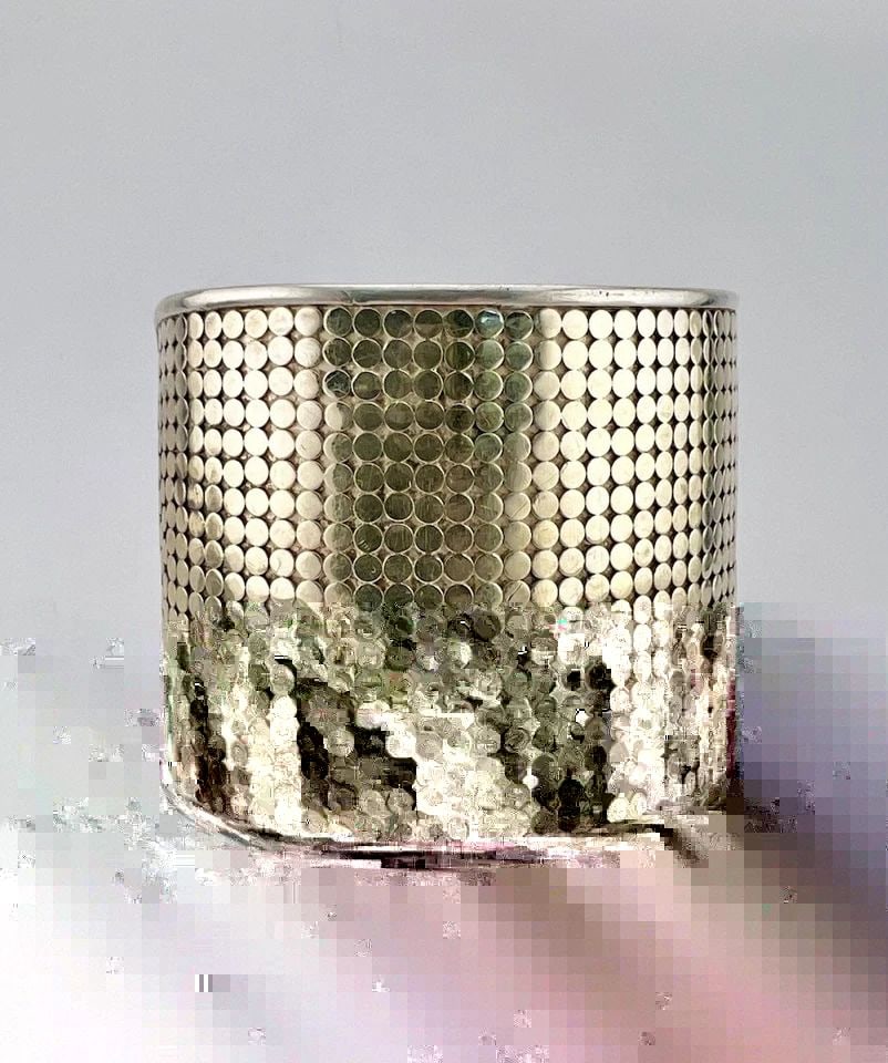 ANNA BECK 925 STERLING SILVER 18K GOLD CLASSIC DOT 2" WIDE CUFF BRACELET: ANNA BECK 925 STERLING SILVER 18K GOLD CLASSIC DOT 2" WIDE CUFF BRACELET Designer Anna Beck 925 Sterling Silver 18K Gold Classic Dot 2" Wide Cuff Bracelet Cuff is 5 3/8" tip to Tip and has a 1 1/4" Wi
