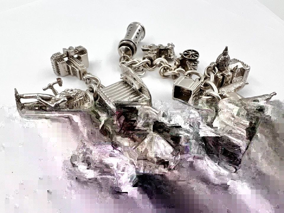 99.3 G VTG WORLD TRAVLER STERLING SILVER MASSIVE JUMBO SIZE 13 CHARM BRACELET (1 of 2)