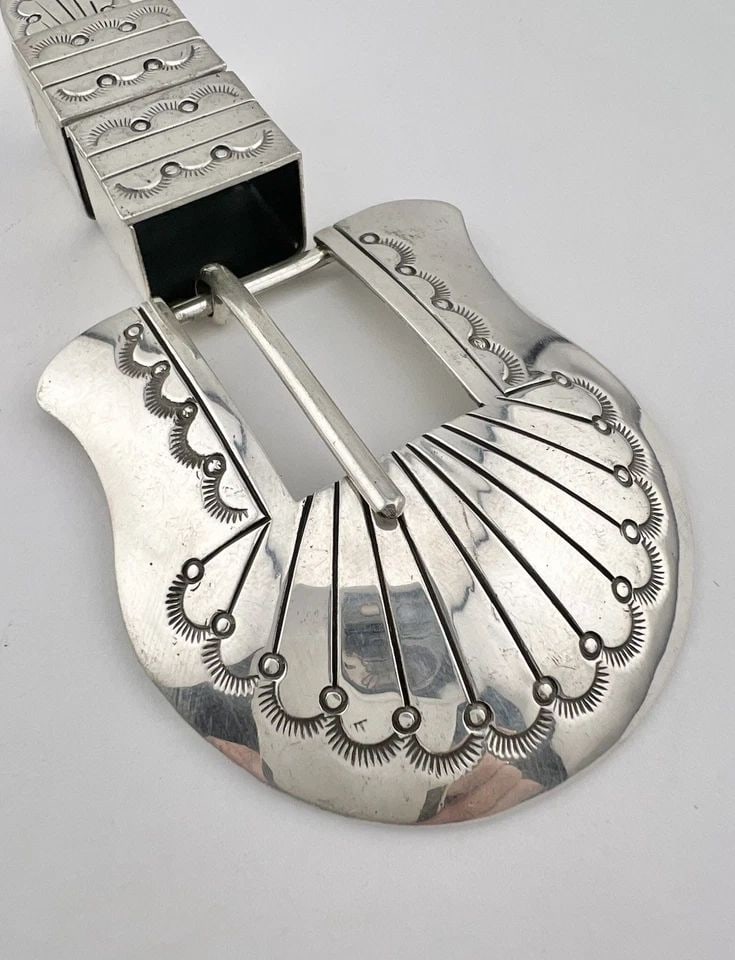 VTG BB NAVAJO STERLING SILVER DEEP STAMPED 4 PIECE RANGER BELT BUCKLE 51.5G: VTG BB NAVAJO STERLING SILVER DEEP STAMPED 4 PIECE RANGER BELT BUCKLE 51.5G Vtg BB Navajo Sterling Silver Deep Stamped 4 Piece Ranger Belt Buckle 51.5g Buckle Size: 2 1/4" Tall By 2 1/5" Wide Slide Fa