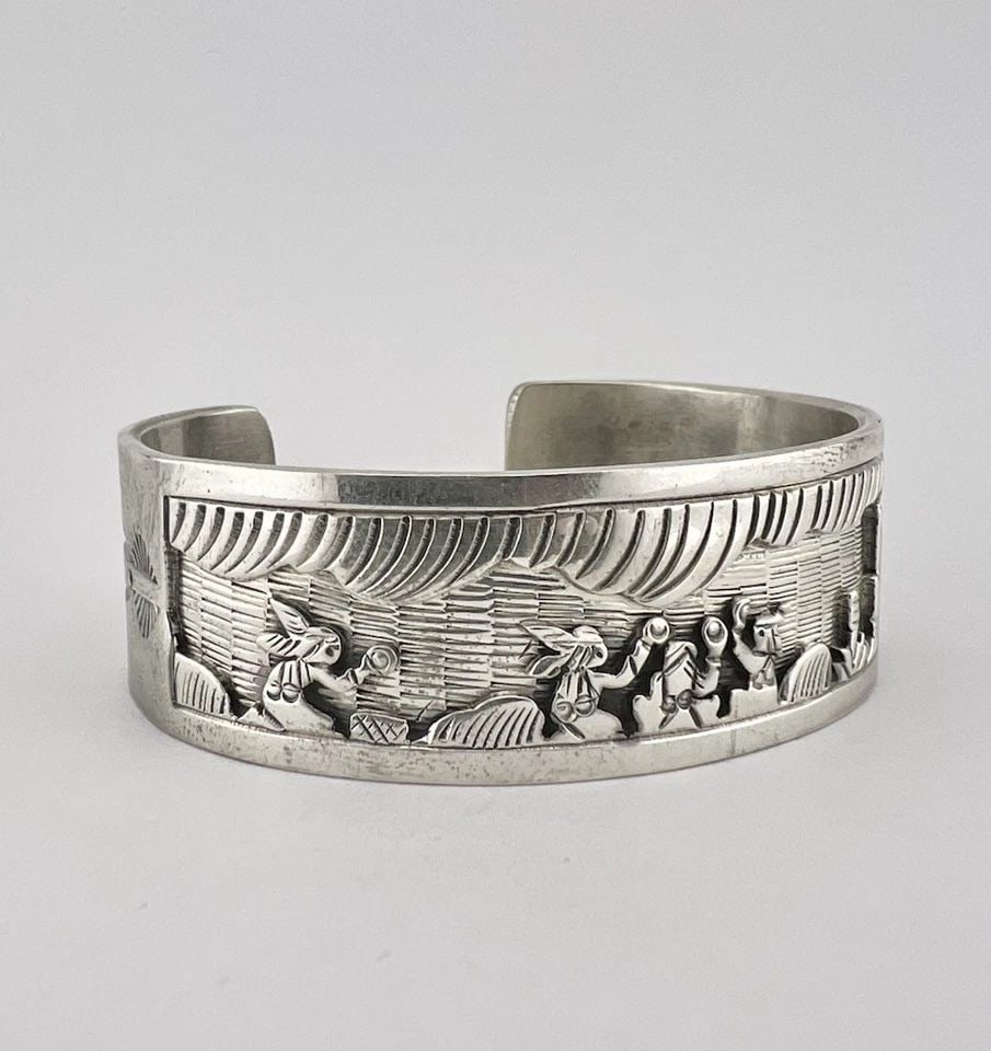 VTG RICHARD BEGAY NAVAJO STAMPED STERLING SILVER STORYTELLER CUFF BRACELET 43.8G (1 of 2)