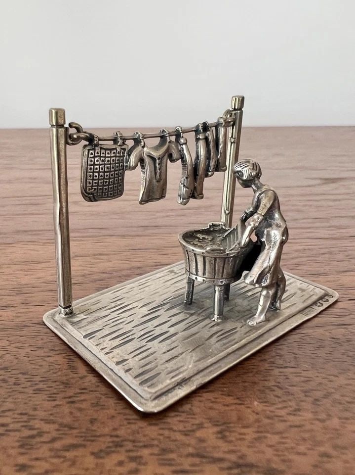 ANTIQUE STERLING SILVER MINIATURE DOLLHOUSE 3D WASHING CLOTHES HANGER SCULPTURE (1 of 2)