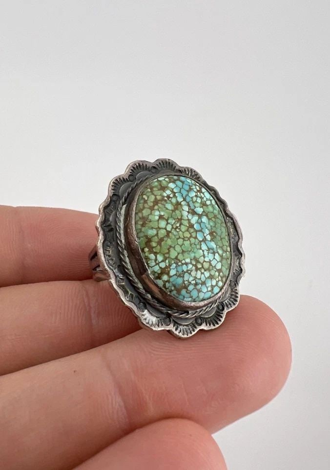 RARE AL SOMERS APACHE STERLING SILVER SPIDERWEB TURQUOISE STAMPED RING: RARE AL SOMERS APACHE STERLING SILVER SPIDERWEB TURQUOISE STAMPED RING RARE Al Somers Apache Sterling Silver Spiderweb Turquoise Stamped Ring Ring Size: 8 Range - Can Be Re Sized Weight is 11.2 Grams 