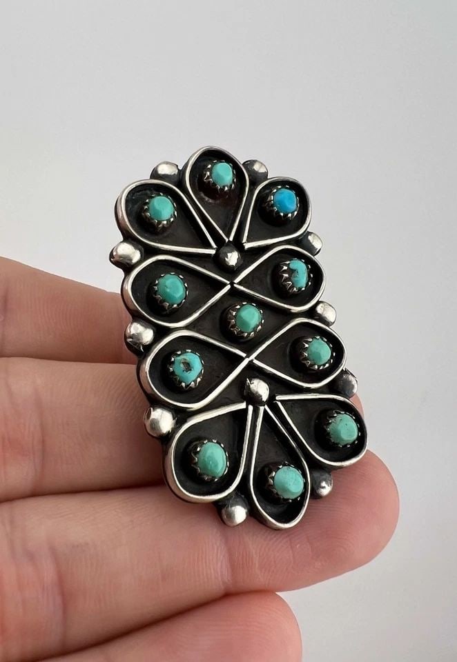 HUGE OLD ZUNI STERLING SILVER PETIT POINT SNAKE EYE TURQUOISE WOMEN'S RING 2": HUGE Old Zuni Sterling Silver Petit Point Snake Eye Turquoise Women's Ring 2" Ring Size: 6 - Can Be re Sized Weight is 17.1 Grams on my scale Metal: Sterling Silver Ring is 2" Tall In the Center By 1 