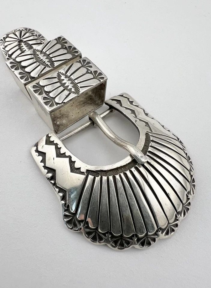 VINTAGE NAVAJO STERLING SILVER DEEP STAMPED 4 PIECE RANGER BELT BUCKLE 40.6G: VINTAGE NAVAJO STERLING SILVER DEEP STAMPED 4 PIECE RANGER BELT BUCKLE 40.6G Vintage Navajo Sterling Silver Deep Stamped 4 Piece Ranger Belt Buckle 40.6g Buckle Size: 1 7/8" Tall By 1 7/8" Wide Slide 