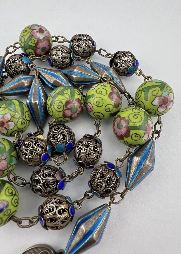 OLD CHINESE EXPORT SILVER ENAMEL CLOISONNE FILIGREE BALL BEAD CHAIN 28.5"- 61.3G (1 of 2)
