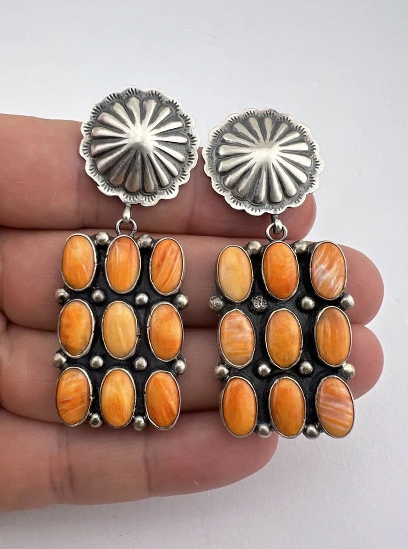 SHEILA TSO NAVAJO STERLING SILVER ORANGE SPINY OYSTER CLUSTER EARRINGS 2.5": Sheila Tso Navajo Sterling Silver Orange Spiny Oyster Cluster Earrings 2.5" Size: 2 1/2" Tall With Dangle & 1" Wide Weight is 24.0 Grams on my scale Test Positive For Sterling Silver Amazing High-Grad