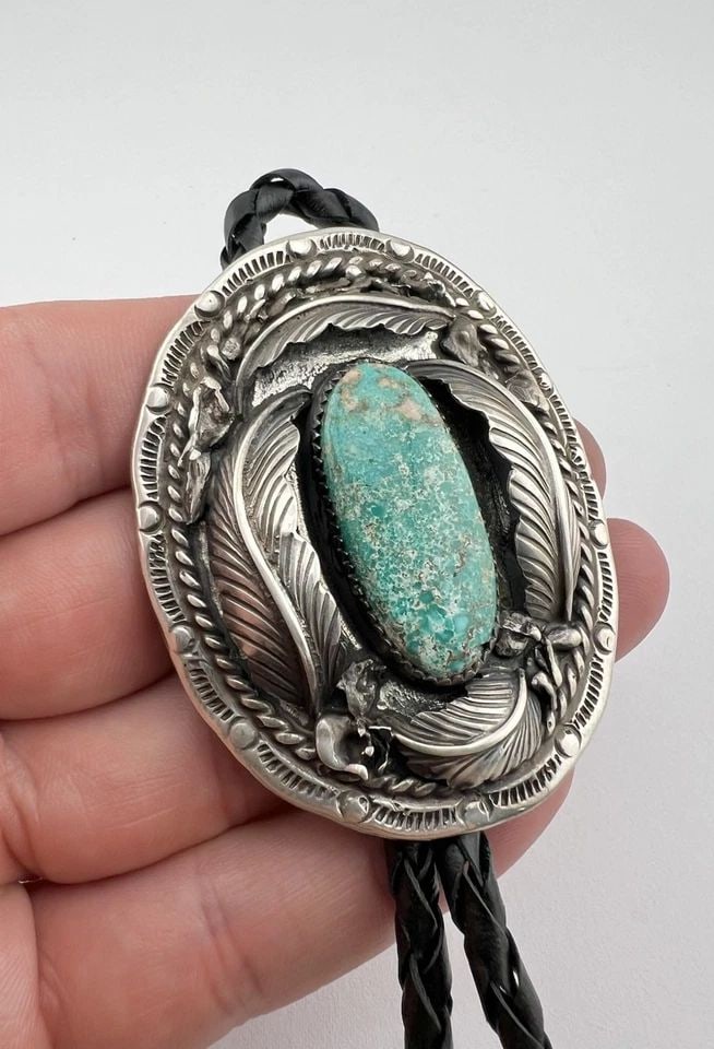 VTG NAVAJO STERLING SILVER CARICO LAKE TURQUOISE STAMPED OVAL BOLO TIE 2 3/8" (1 of 2)