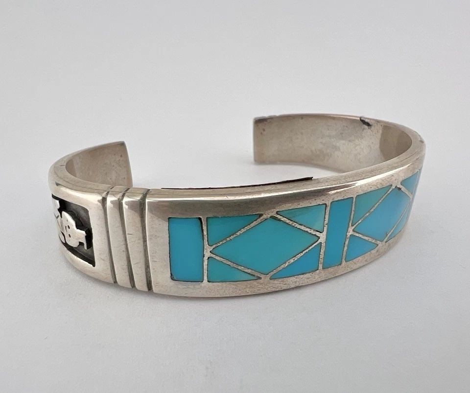 VTG NAVAJO STERLING SILVER KINGMAN TURQUOISE FLUSH KACHINA CUFF BRACELET 45.3G: VTG NAVAJO STERLING SILVER KINGMAN TURQUOISE FLUSH KACHINA CUFF BRACELET 45.3G Vtg Navajo Sterling Silver Kingman Turquoise Flush Kachina Cuff Bracelet 45.3g Cuff is Just Over 5" tip to Tip and has a 