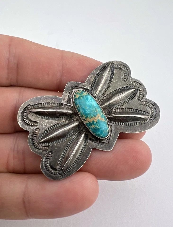 1940S NAVAJO STERLING SILVER CERRILLOS TURQUOISE STAMPED BUTTERFLY PIN BROOCH 2": 1940S NAVAJO STERLING SILVER CERRILLOS TURQUOISE STAMPED BUTTERFLY PIN BROOCH 2" Early OLD 1940's Navajo Sterling Silver Cerrillos Turquoise Stamped Butterfly Pin Brooch 2" Size: 2" Wide & 1 1/4" Tall