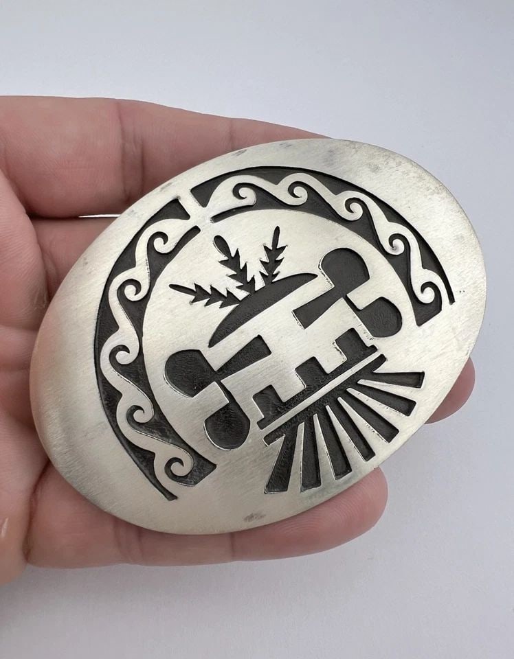 VTG HOPI STERLING SILVER MUDMAN KACHINA TRIBAL OVERLAY BELT BUCKLE 3.25"- 41.3G: VTG HOPI STERLING SILVER MUDMAN KACHINA TRIBAL OVERLAY BELT BUCKLE 3.25"- 41.3G Vtg Hopi Sterling Silver Mudman Kachina Tribal Overlay Belt Buckle 3.25"- 41.3g Size: 3 1/4" Wide By 2 1/4" Tall Weight 