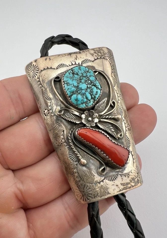 VTG NAVAJO STERLING SILVER NATURAL TURQUOISE & RED CORAL STAMPED BOLO TIE 2.5" (1 of 2)