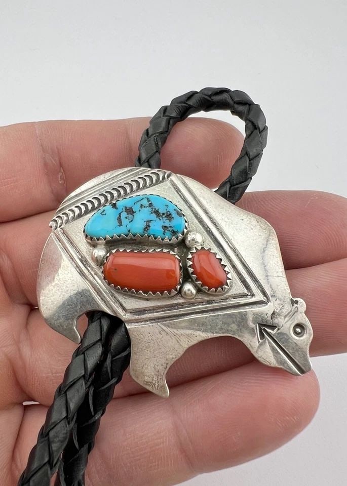VTG PETER NELSON NAVAJO STERLING SILVER TURQUOISE & CORAL STAMPED BEAR BOLO TIE (1 of 2)