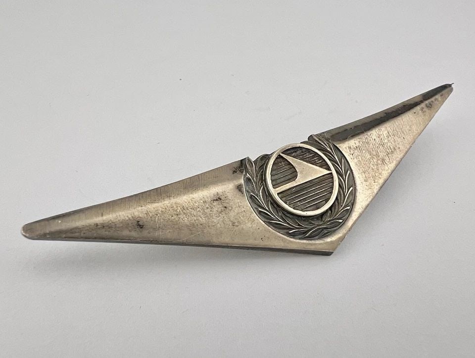 RARE 3RD ISSUE WEST COAST AIRLINES (WCA) PILOT STERLING SILVER WINGS 3.5" (1 of 2)