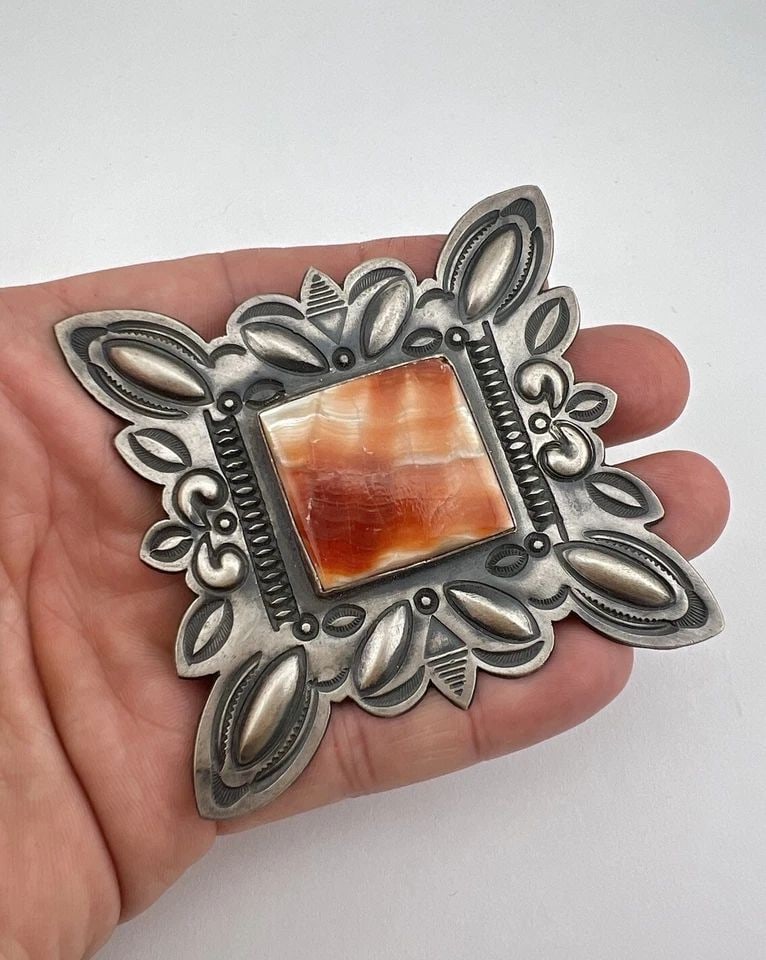 HUGE HARRY MORGAN NAVAJO DEEP STAMPED STERLING SILVER SPINY OYSTER PIN BROOCH 3": HUGE Harry Morgan Navajo Deep Stamped Sterling Silver Spiny Oyster Pin Brooch 3" Size: 3" Wide by 2 3/4" Tall in the Center Metal: Sterling Silver Weight is 45.6 Grams on my scale Amazing Deep Stamped