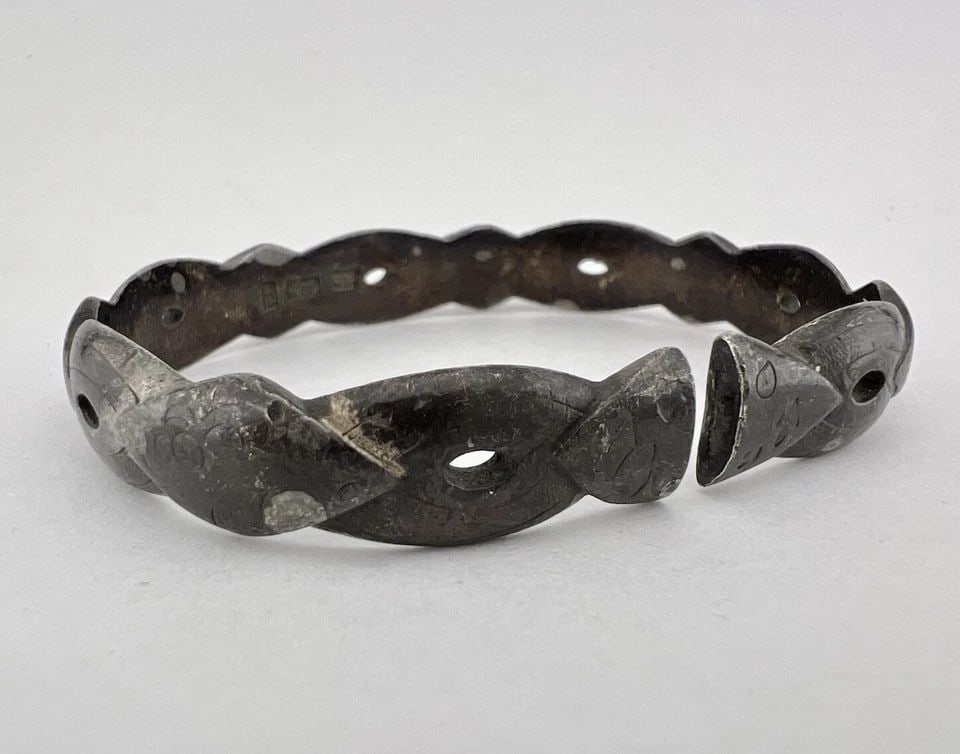 ANTIQUE OLD CHINESE EXPORT SILVER FLORAL ENGRAVED TWIST CUFF BRACELET 44.4G (1 of 2)