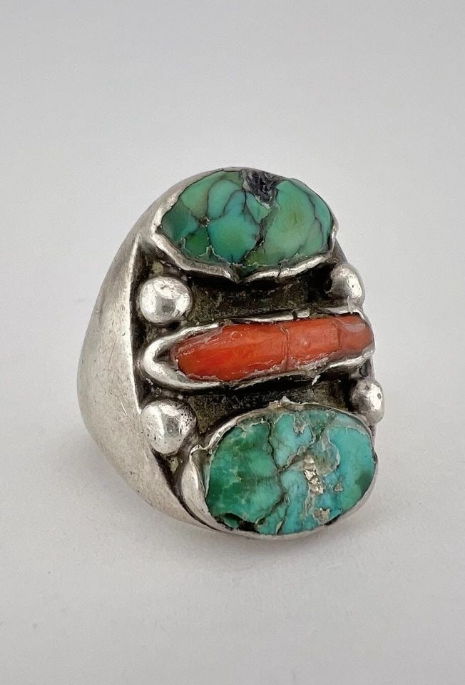 VINTAGE ZUNI STERLING SILVER CERRILLOS TURQUOISE & CORAL INGOT MEN'S RING 30G: VINTAGE ZUNI STERLING SILVER CERRILLOS TURQUOISE & CORAL INGOT MEN'S RING 30G Vintage Zuni Sterling Silver Cerrillos Turquoise & Coral Ingot Men's Ring 30g Size: 10 - Can Be re Sized Weight is 30.0 Gr