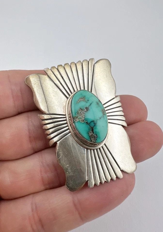 #1 - VTG WILL DENETDALE NAVAJO STERLING SILVER CARICO LAKE TURQUOISE BOLO TIE 2": #1 - VTG WILL DENETDALE NAVAJO STERLING SILVER CARICO LAKE TURQUOISE BOLO TIE 2" #1 - Vtg Will Denetdale Navajo Sterling Silver Carico Lake Turquoise Bolo Tie 2" Size: 2" Tall by 1 5/8" Wide Weight is