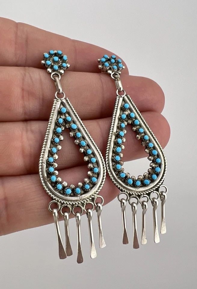 VTG ZUNI STERLING PETIT POINT TURQUOISE FLOWER CLUSTER POST DANGLE EARRING 2.75": Vtg Zuni Sterling Petit Point Turquoise Flower Cluster Post Dangle Earring 2.75" Size: 2 3/4" Tall With Dangle By 7/8" Wide Weight is 9.4 Grams on my scale Metal: Sterling Silver Amazing Natural Blue 
