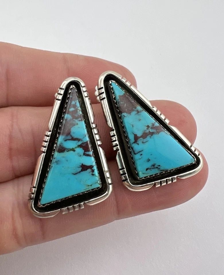 VTG NAVAJO STERLING SILVER BISBEE TURQUOISE TRIANGLE POST EARRINGS 1.25" (1 of 2)