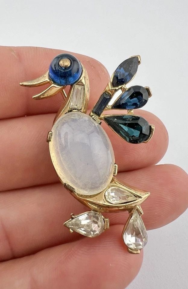 VTG ALFRED PHILIPPE CROWN TRIFARI JELLY BELLY DUCK BIRD BROOCH PIN (1 of 2)