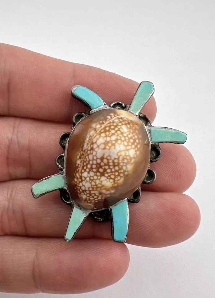 VINTAGE OLD NAVAJO STERLING SILVER TURQUOISE & SHELL TURTLE PIN BROOCH: Vintage Old Navajo Sterling Silver Turquoise & Shell Turtle Pin Brooch Size: Over 1 3/4" Wide By 1 1/4" Tall Metal: Sterling Silver Weight is 11.0 Grams on my scale In Great Vintage Condition, Any Que
