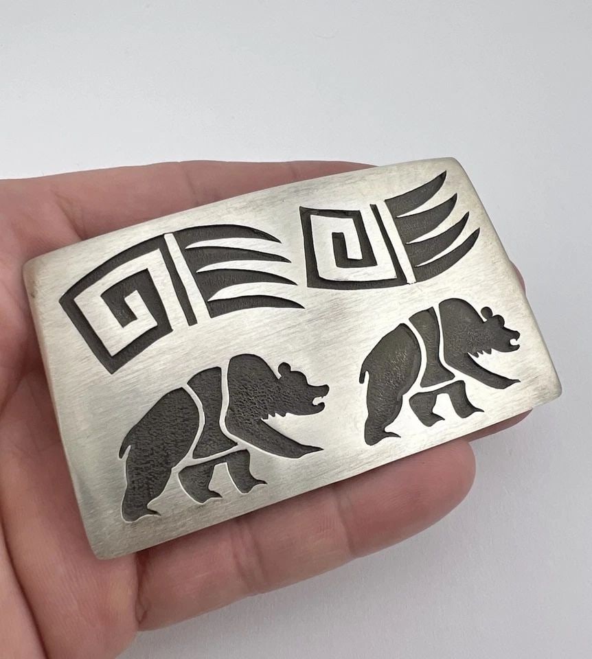 VINTAGE NAVAJO STERLING SILVER BEAR CLAW TRIBAL OVERLAY BELT BUCKLE 3.5"- 46.3G: VINTAGE NAVAJO STERLING SILVER BEAR CLAW TRIBAL OVERLAY BELT BUCKLE 3.5"- 46.3G Vintage Navajo Sterling Silver Bear Claw Tribal Overlay Belt Buckle 3.5"- 46.3g Size: 3 1/2" Wide By 2" Tall Weight is 4