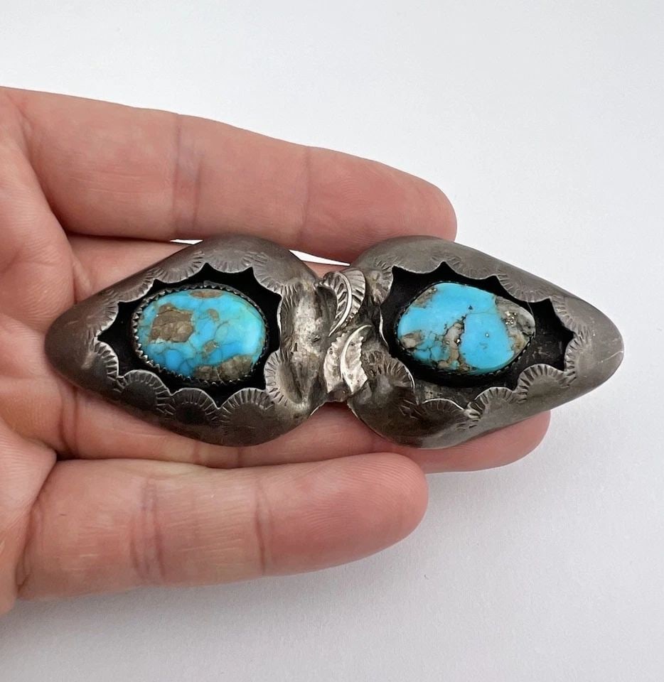 VTG NAVAJO STERLING SILVER WEBBED TURQUOISE STAMPED SHADOWBOX BROOCH PIN 3.5": VTG NAVAJO STERLING SILVER WEBBED TURQUOISE STAMPED SHADOWBOX BROOCH PIN 3.5" Vtg Navajo Sterling Silver Webbed Turquoise Stamped Shadowbox Brooch Pin 3.5" Size: Over 1 1/4" Tall by Around 3 1/2" Wide