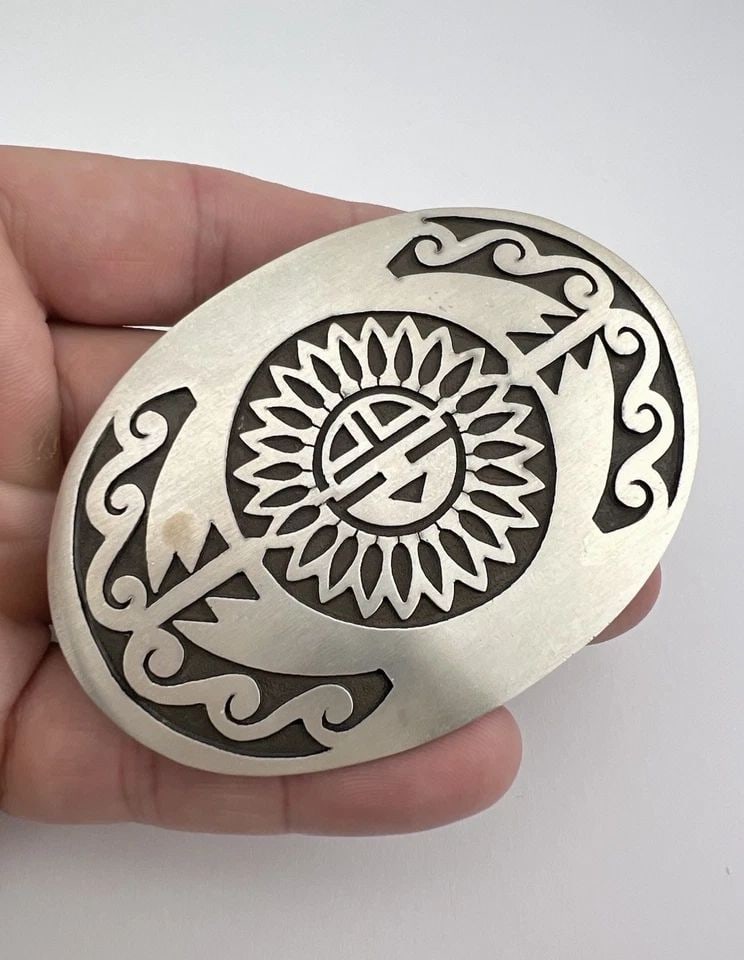 VTG HOPI STERLING SILVER SUNFACE TRIBAL OVERLAY OVAL BELT BUCKLE 3.25"- 40G: VTG HOPI STERLING SILVER SUNFACE TRIBAL OVERLAY OVAL BELT BUCKLE 3.25"- 40G Vtg Hopi Sterling Silver Sunface Tribal Overlay Oval Belt Buckle 3.25"- 40g Size: 3 1/4" Wide By 2 1/4" Tall Weight is 40.0 