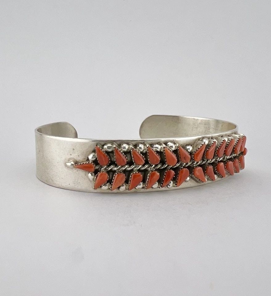 VTG VALENCIA VERA HALUSEWA ZUNI STERLING SILVER RED CORAL CLUSTER CUFF BRACELET (1 of 2)