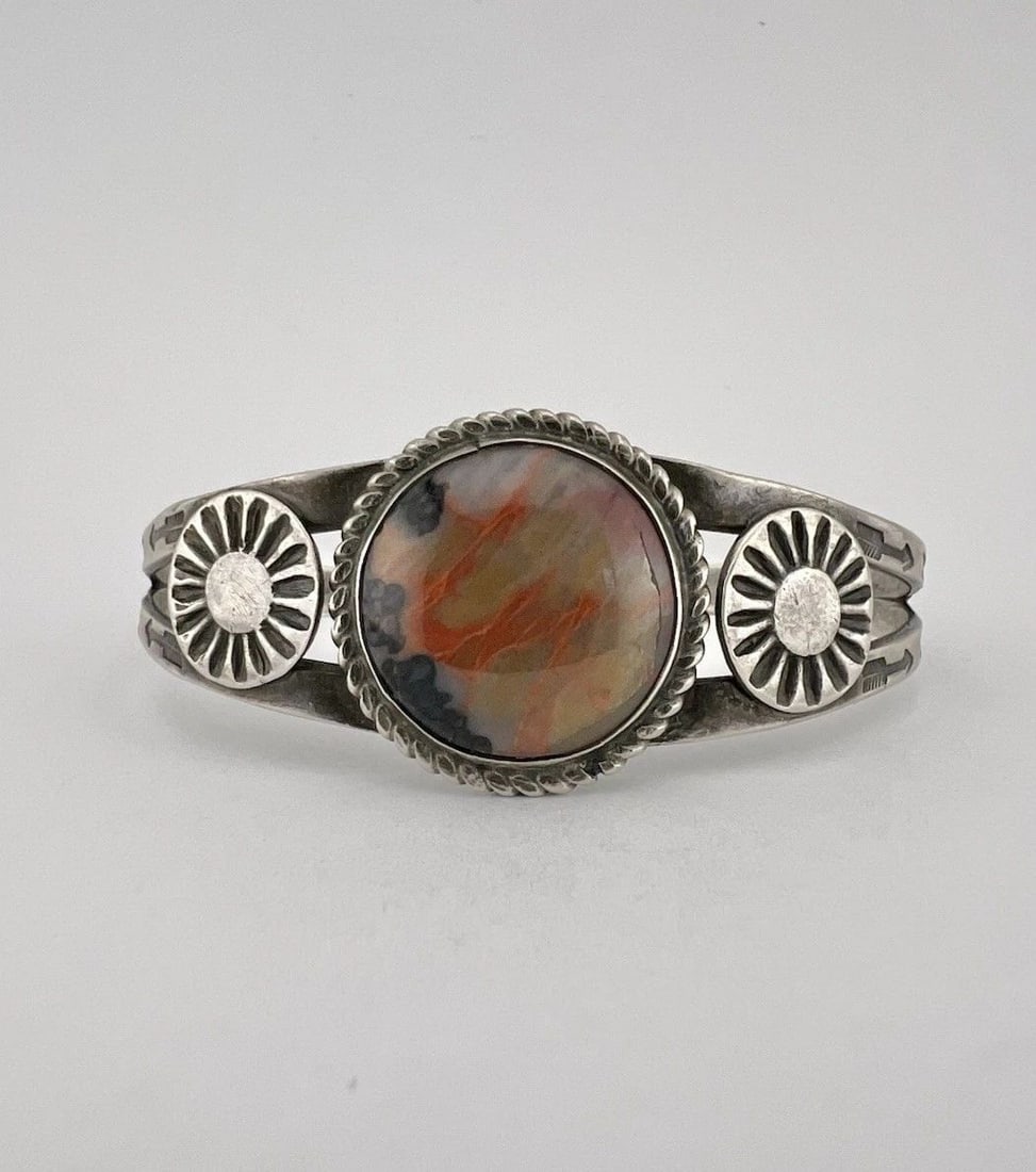 OLD FRED HARVEY ERA NAVAJO STERLING SILVER PETRIFIED WOOD ARROW CUFF BRACELET: OLD Fred Harvey Era Navajo Sterling Silver Petrified Wood ARROW Cuff Bracelet Cuff is 5" tip to Tip and has 1 1/8" Wide Adjustable Gap Cuff Is 1" Wide In the Center Weight is 17.8 Grams on my scale Te