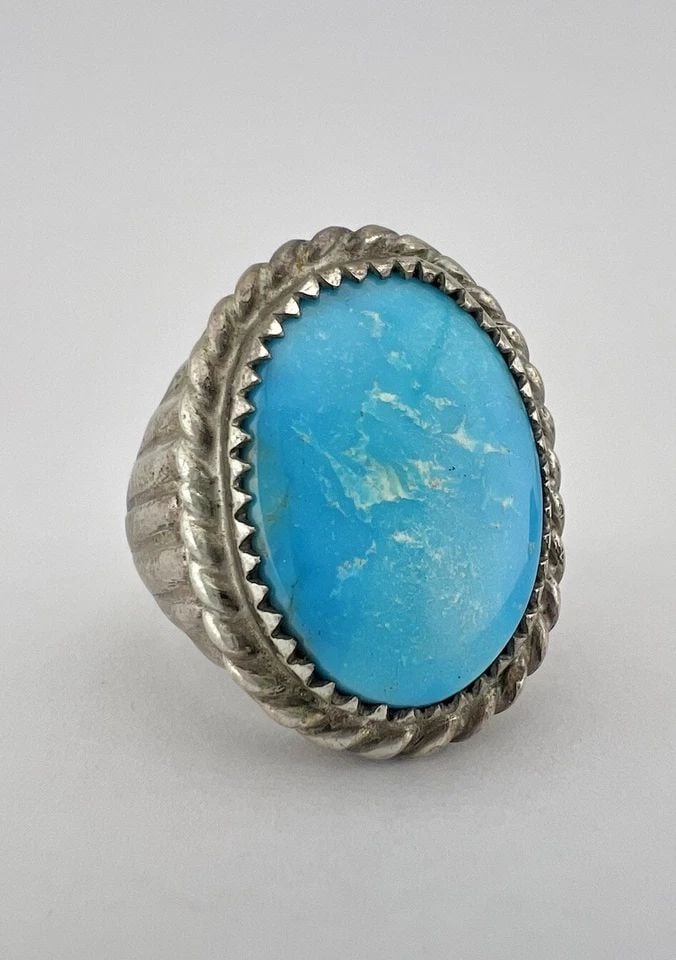 VTG NAVAJO STERLING SILVER BLUE FOX TURQUOISE STAMPED MEN'S RING 18.3G: VTG NAVAJO STERLING SILVER BLUE FOX TURQUOISE STAMPED MEN'S RING 18.3G Vtg Navajo Sterling Silver Blue Fox Turquoise Stamped Men's Ring 18.3g Size: 9.5 - Can Be Re Sized Weight is 18.3 Grams on my sca