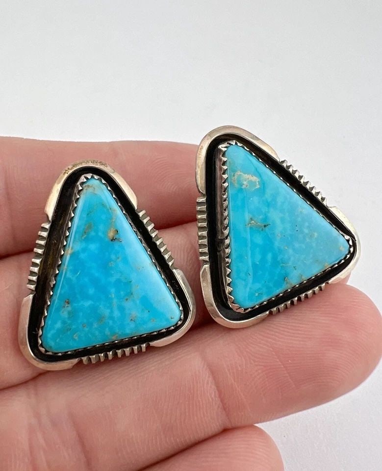 WILL DENETDALE NAVAJO STERLING SILVER KINGMAN TURQUOISE TRIANGLE POST EARRINGS: WILL DENETDALE NAVAJO STERLING SILVER KINGMAN TURQUOISE TRIANGLE POST EARRINGS Vtg Will Denetdale Navajo Sterling Silver Kingman Turquoise Triangle Post Earrings Size: Just Under 1 1/4" Tall & 1" Wide