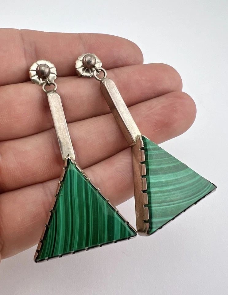 HUGE VTG NAVAJO CONTEMPORARY STERLING SILVER MALACHITE TRIANGLE EARRINGS 2.25" (1 of 2)
