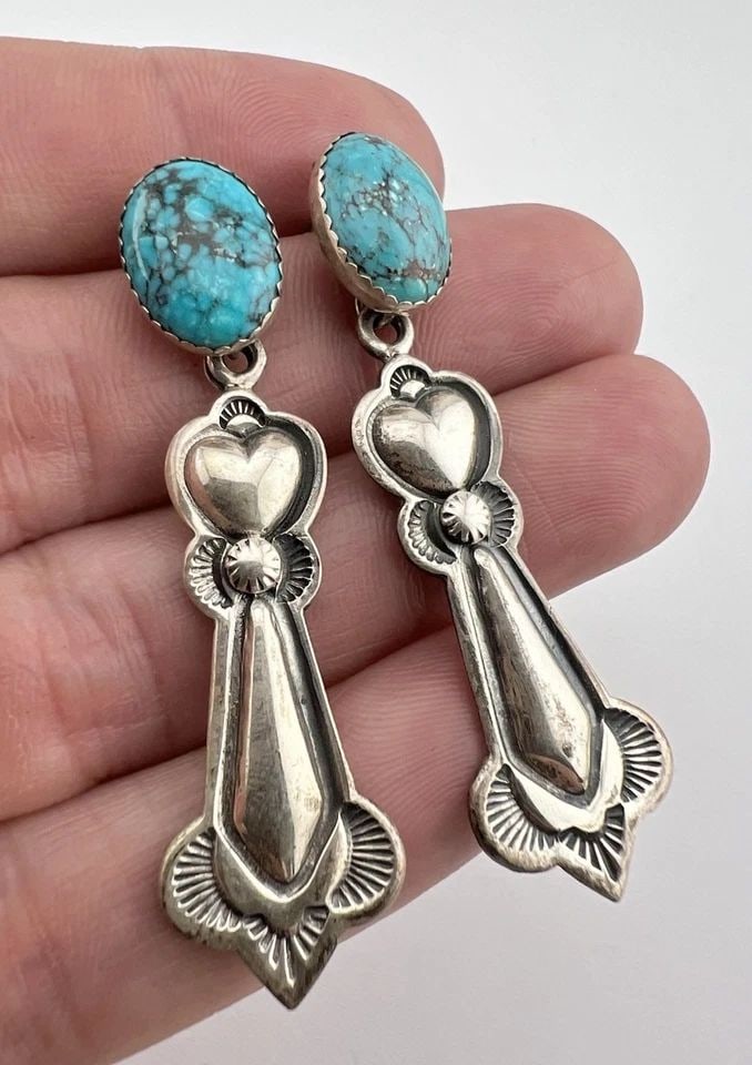 VINTAGE NAVAJO STERLING SILVER SPIDERWEB TURQUOISE STAMPED HEART EARRINGS 2 1/8": VINTAGE NAVAJO STERLING SILVER SPIDERWEB TURQUOISE STAMPED HEART EARRINGS 2 1/8" Vtg Navajo Sterling Silver Spiderweb Kingman Turquoise Stamped Heart Earrings 2 1/8" Size: 2 1/8" Tall & 5/8" Wide at t
